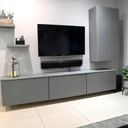 Charming & Cosy 1br, 5mins Walk To Sliema Ferries * Gzira